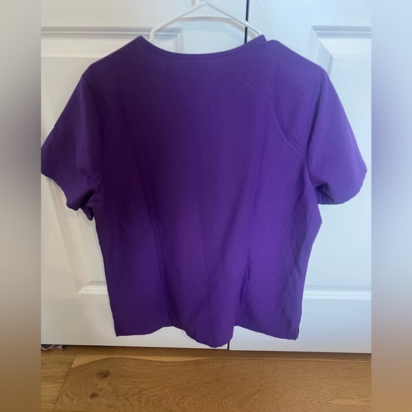 Figs scrub top size large
Ultraviolet color - Picture 3 of 3